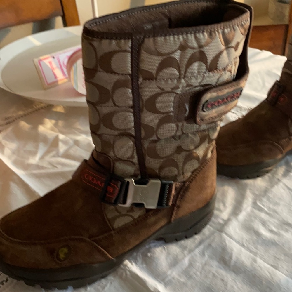 Boots - Picture 1 of 4